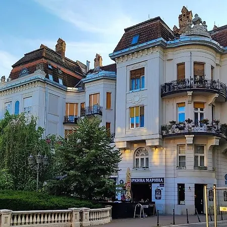 Filinhome Trg Mladenaca Apartment