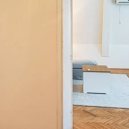 Filinhome Trg Mladenaca