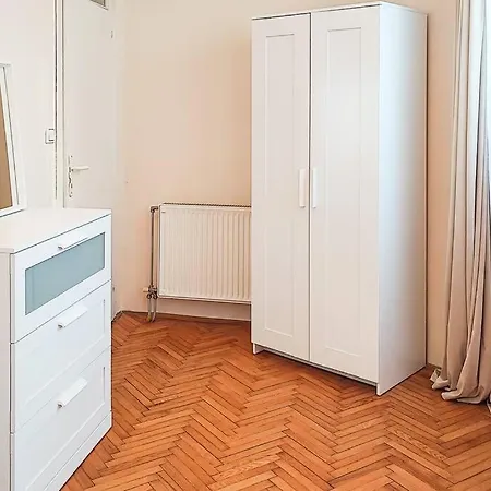 Filinhome Trg Mladenaca