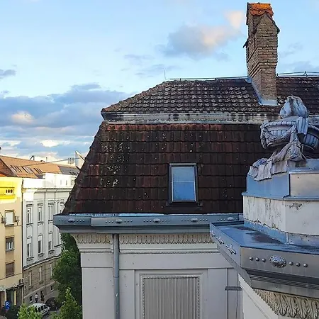 Filinhome Trg Mladenaca