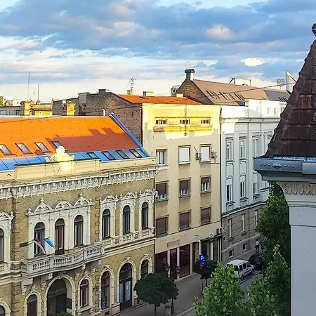 Filinhome Trg Mladenaca